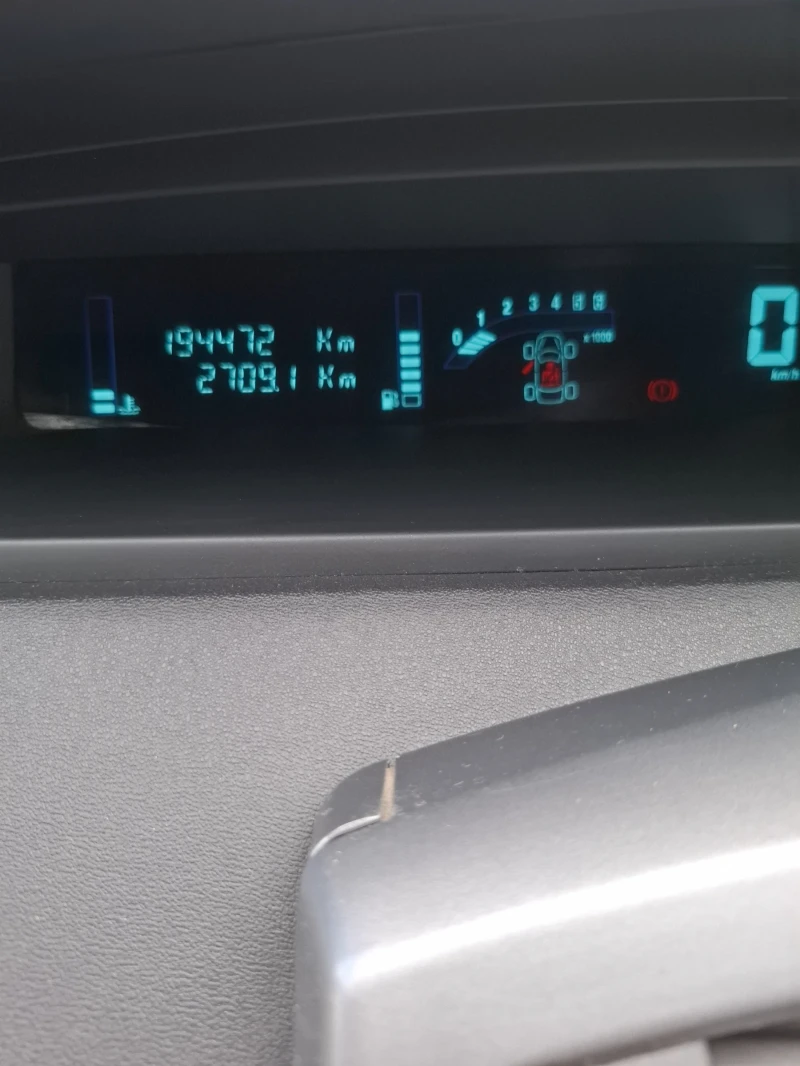 Renault Scenic 1.5 DCI, снимка 6 - Автомобили и джипове - 51229351