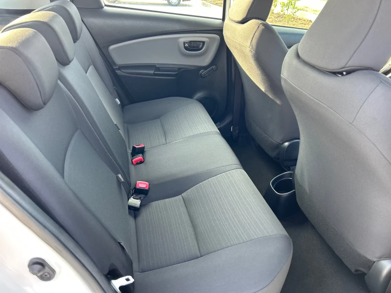 Toyota Yaris 1.0vvt-iевро6 78000км, снимка 8 - Автомобили и джипове - 51249437