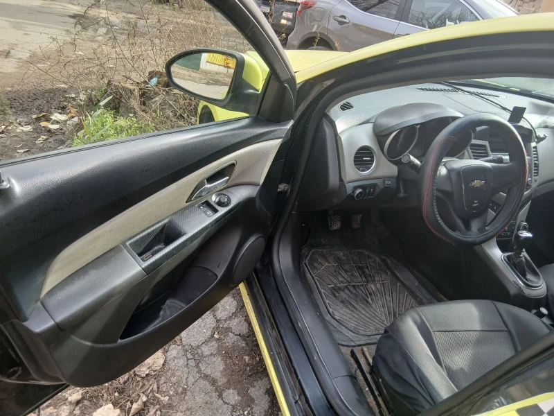Chevrolet Cruze 1.6 Газ/Бензин, снимка 8 - Автомобили и джипове - 52586461