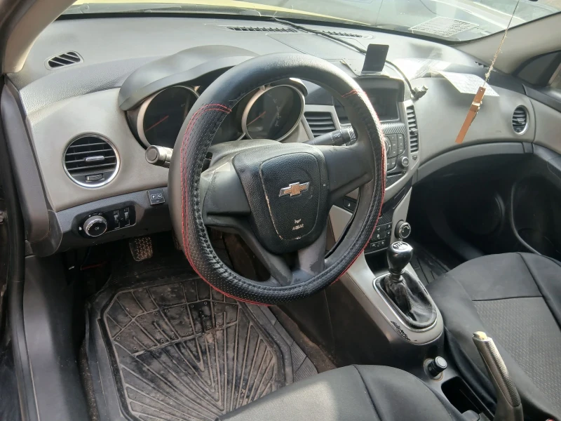 Chevrolet Cruze 1.6 Газ/Бензин, снимка 7 - Автомобили и джипове - 52586461