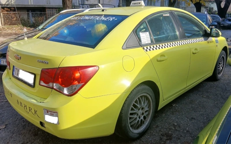 Chevrolet Cruze 1.6 Газ/Бензин, снимка 5 - Автомобили и джипове - 52586461