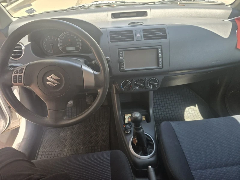Suzuki Swift 1.3 Бензин-Газ, снимка 4 - Автомобили и джипове - 52861424