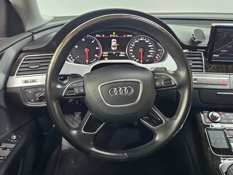 Audi A8, снимка 12 - Автомобили и джипове - 54408564