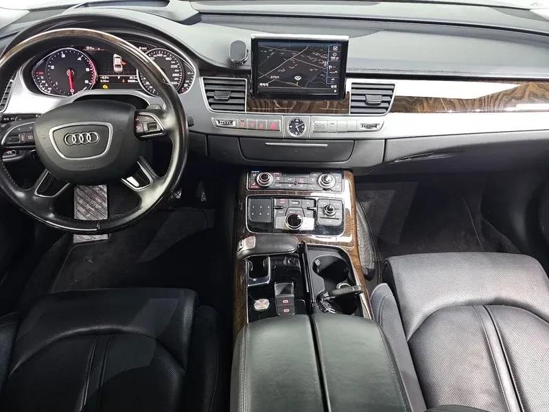 Audi A8, снимка 7 - Автомобили и джипове - 54408564