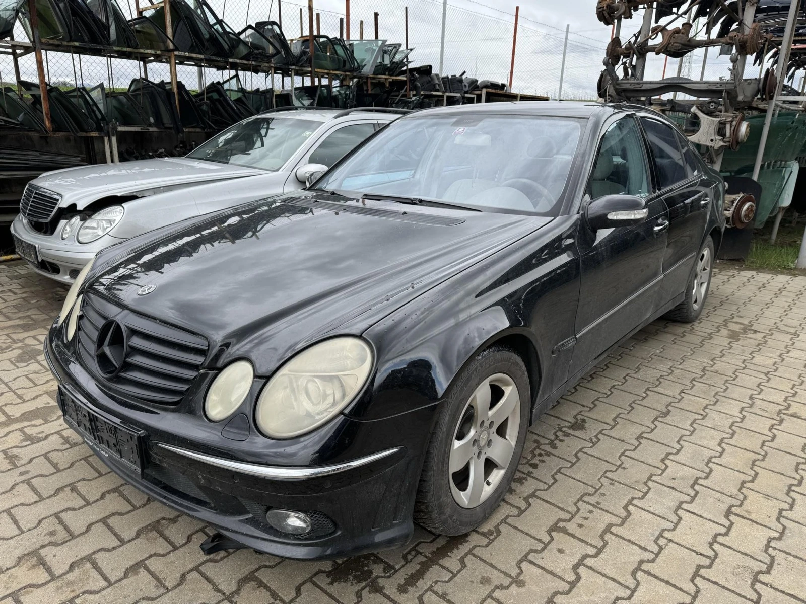 Mercedes-Benz E 270 2.7 - изображение 3