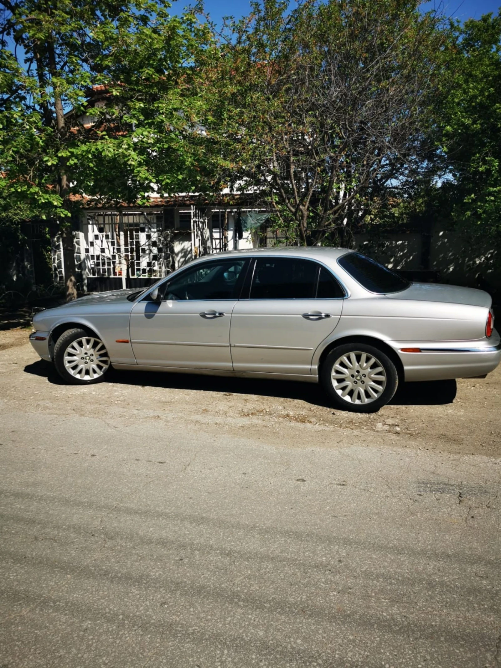 Jaguar Xj 4.2 - изображение 6