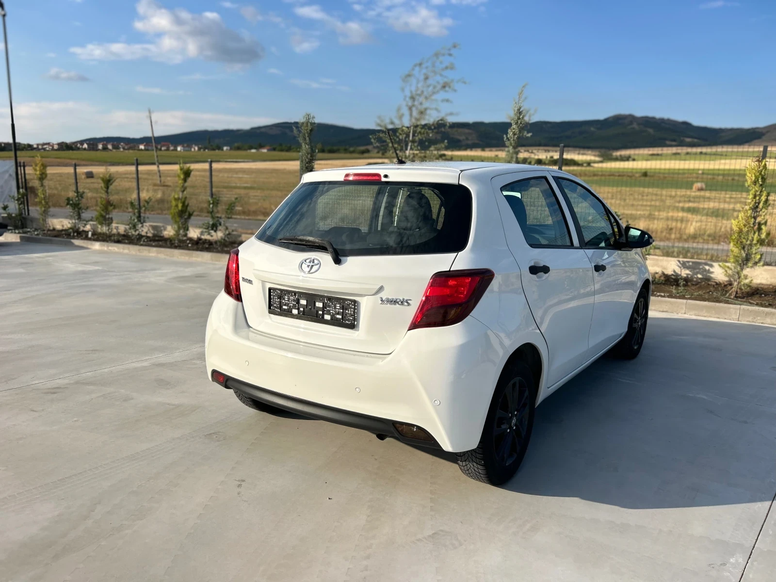 Toyota Yaris 1.0i евро6 78000км - изображение 4