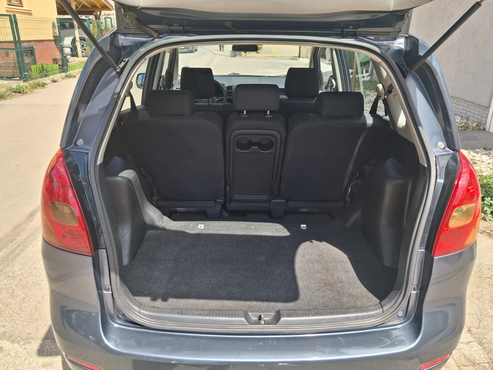 Toyota Verso, снимка 6 - Автомобили и джипове - 54094817