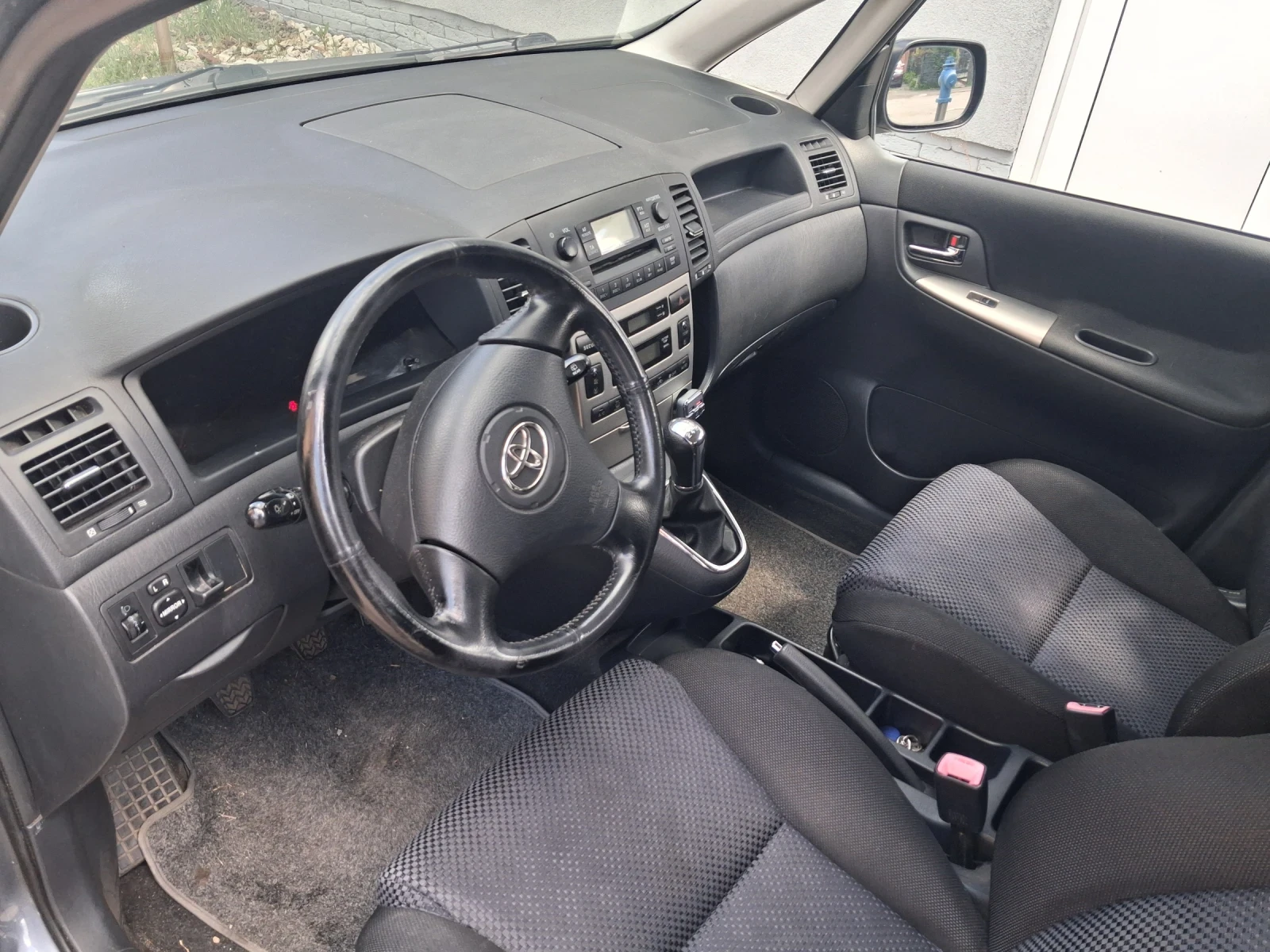 Toyota Verso, снимка 9 - Автомобили и джипове - 54094817