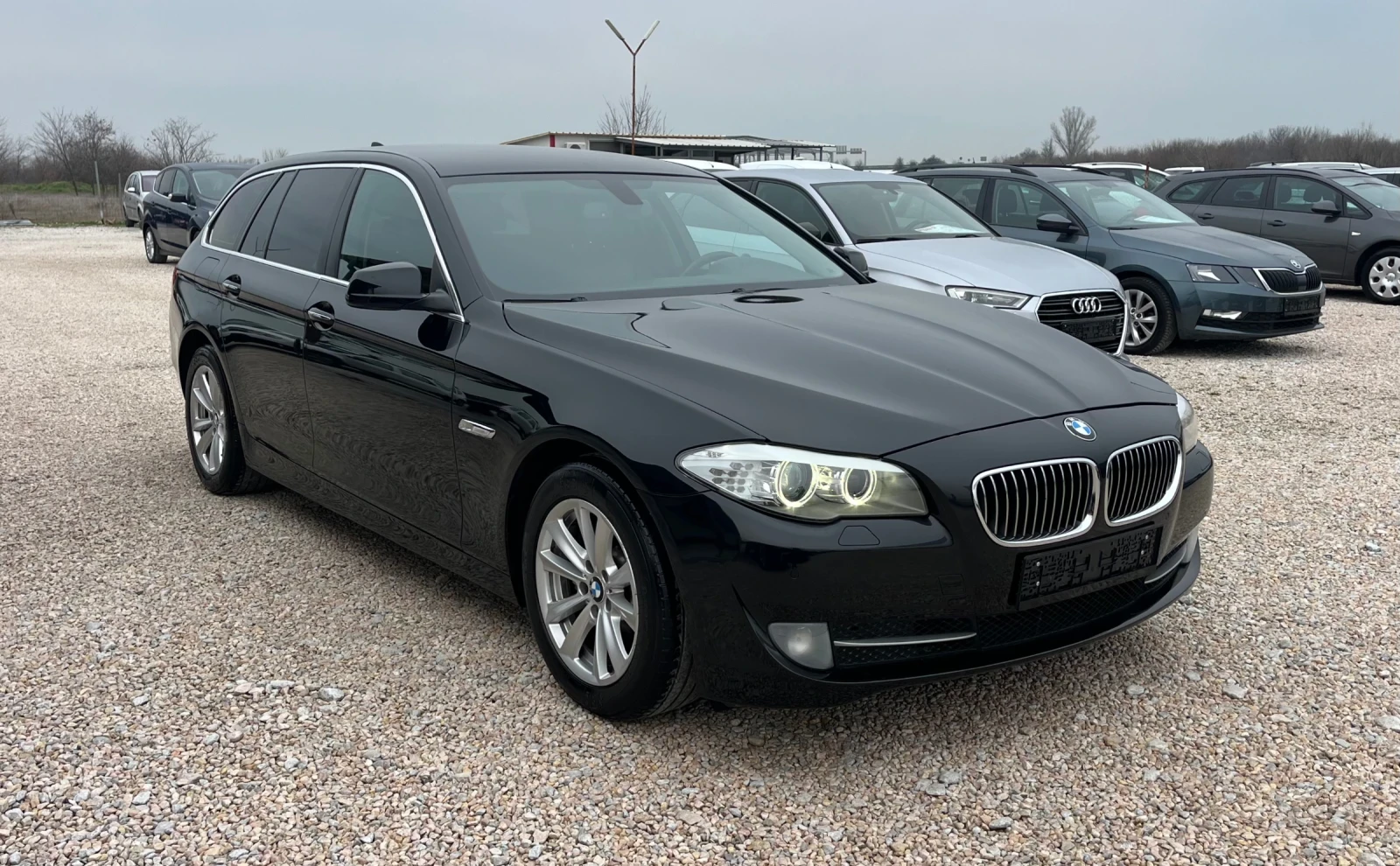 BMW 520 2.0d* 184k.c* Bi-Xenon* Full, снимка 2 - Автомобили и джипове - 53721922
