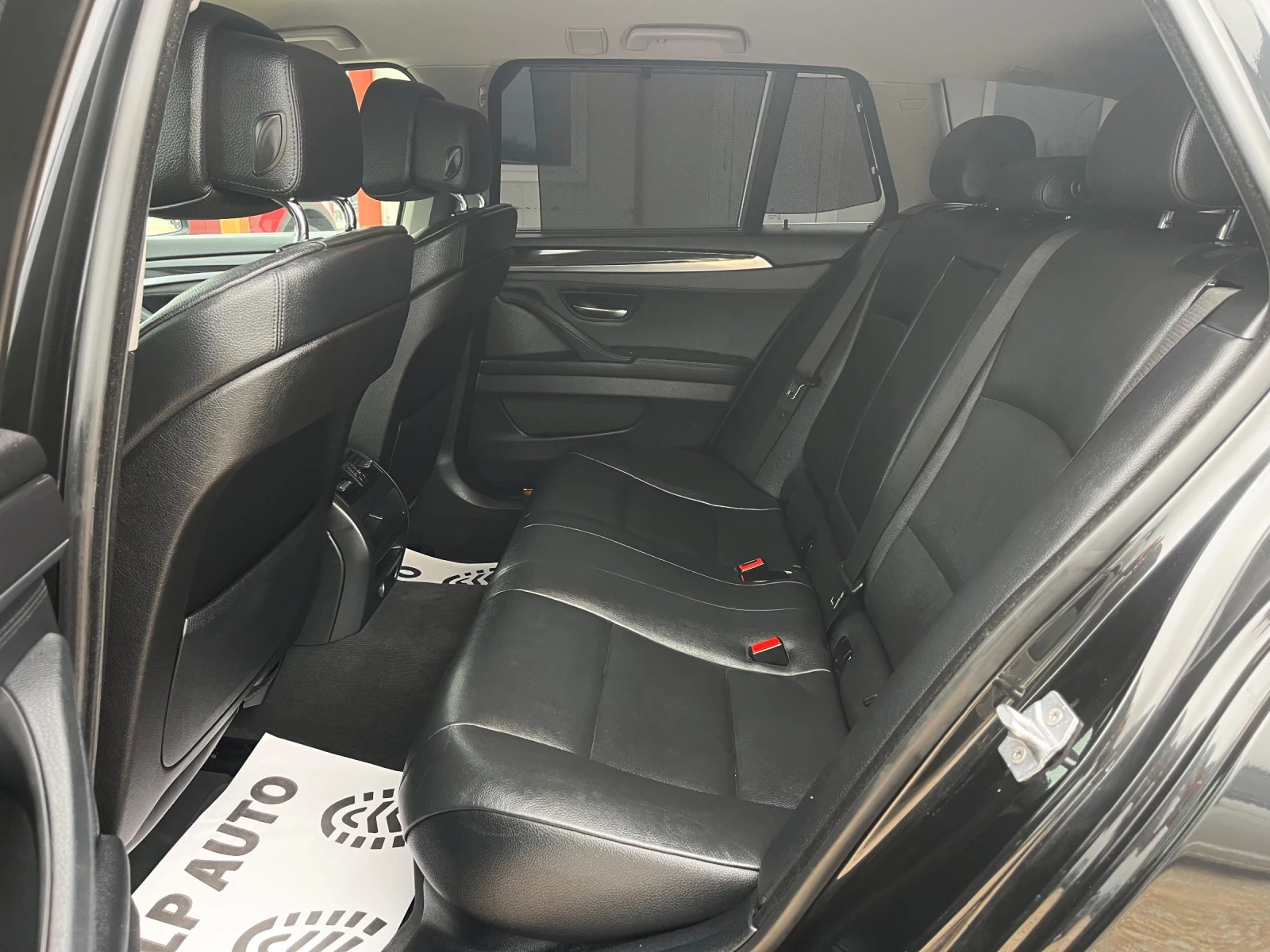 BMW 520 2.0d* 184k.c* Bi-Xenon* Full, снимка 12 - Автомобили и джипове - 53721922