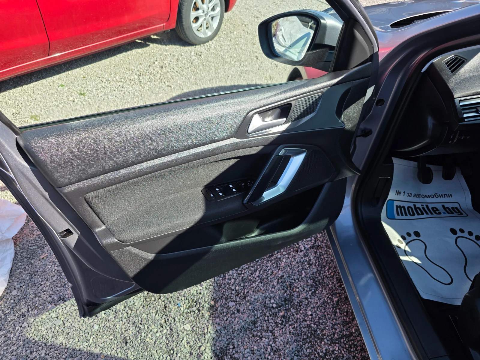 Peugeot 308 1.6 BlueHdi 120k.c panorama navi EURO6, снимка 16 - Автомобили и джипове - 53827752