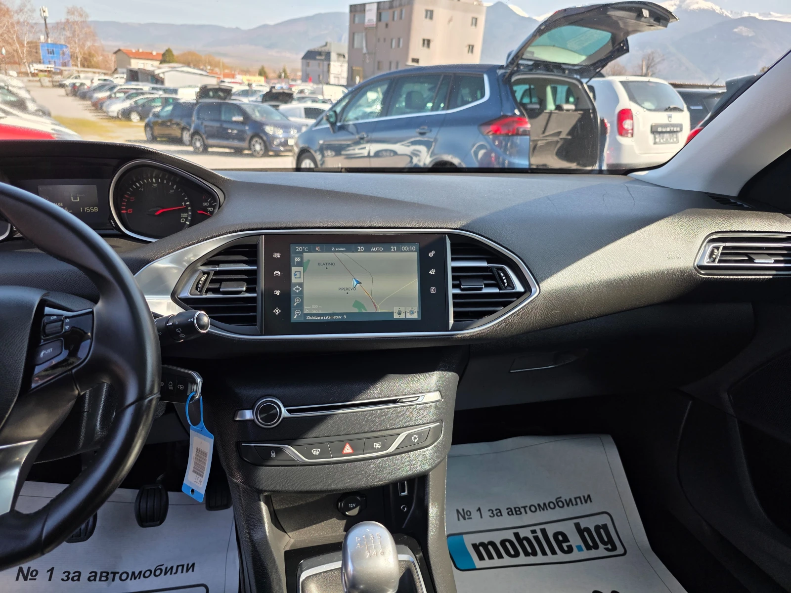 Peugeot 308 1.6 BlueHdi 120k.c panorama navi EURO6, снимка 12 - Автомобили и джипове - 53827752