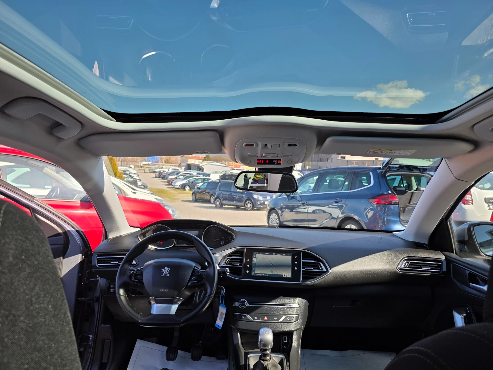 Peugeot 308 1.6 BlueHdi 120k.c panorama navi EURO6, снимка 10 - Автомобили и джипове - 53827752