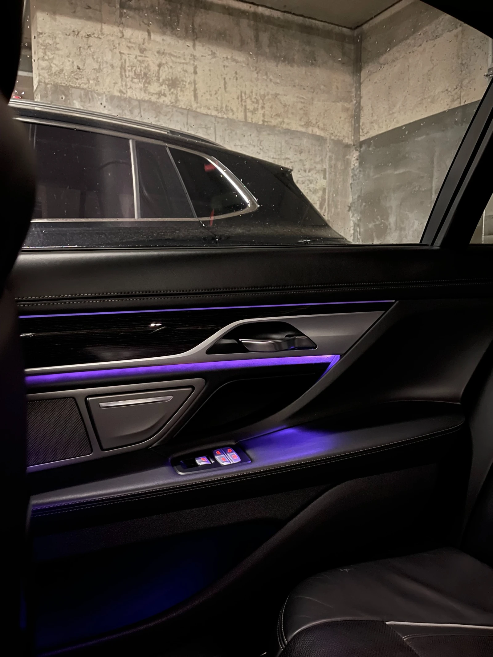 BMW 750, снимка 8 - Автомобили и джипове - 53903344