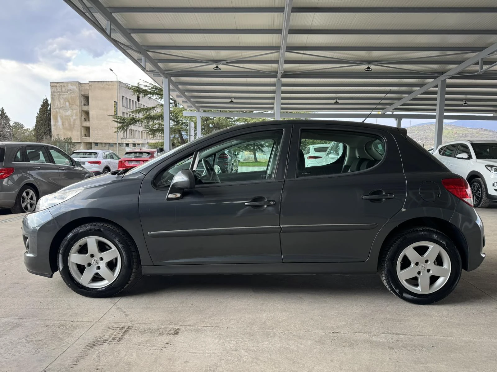 Peugeot 207 1.4 HDI* 68ps* КЛИМАТИК, снимка 2 - Автомобили и джипове - 53975019