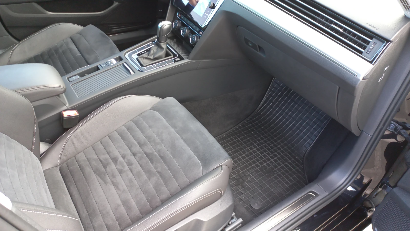 VW Passat B8 2.0 Bi-TDI 4Motion 240кс., снимка 11 - Автомобили и джипове - 55004909