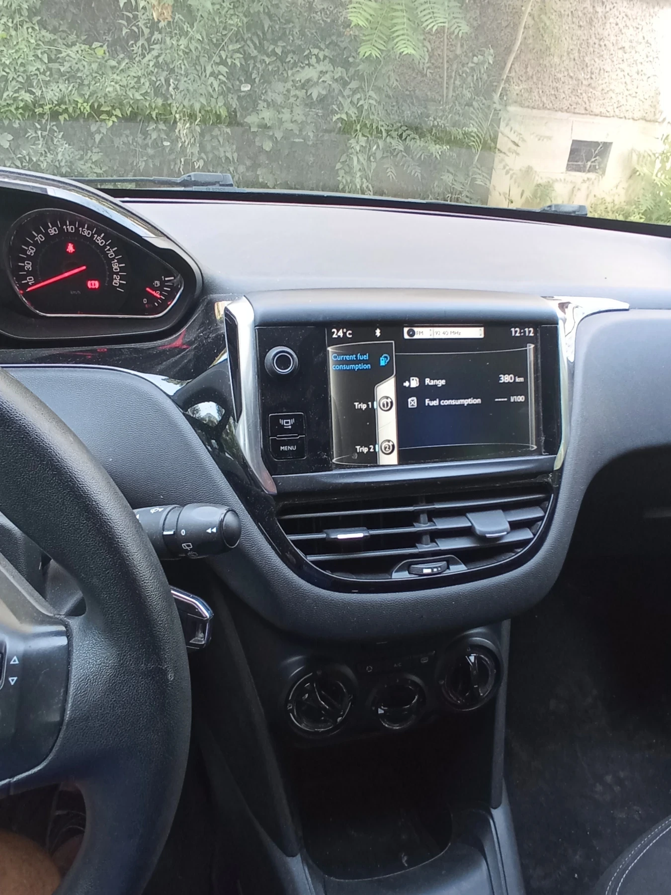 Peugeot 208 1.2VTi, снимка 5 - Автомобили и джипове - 55853167