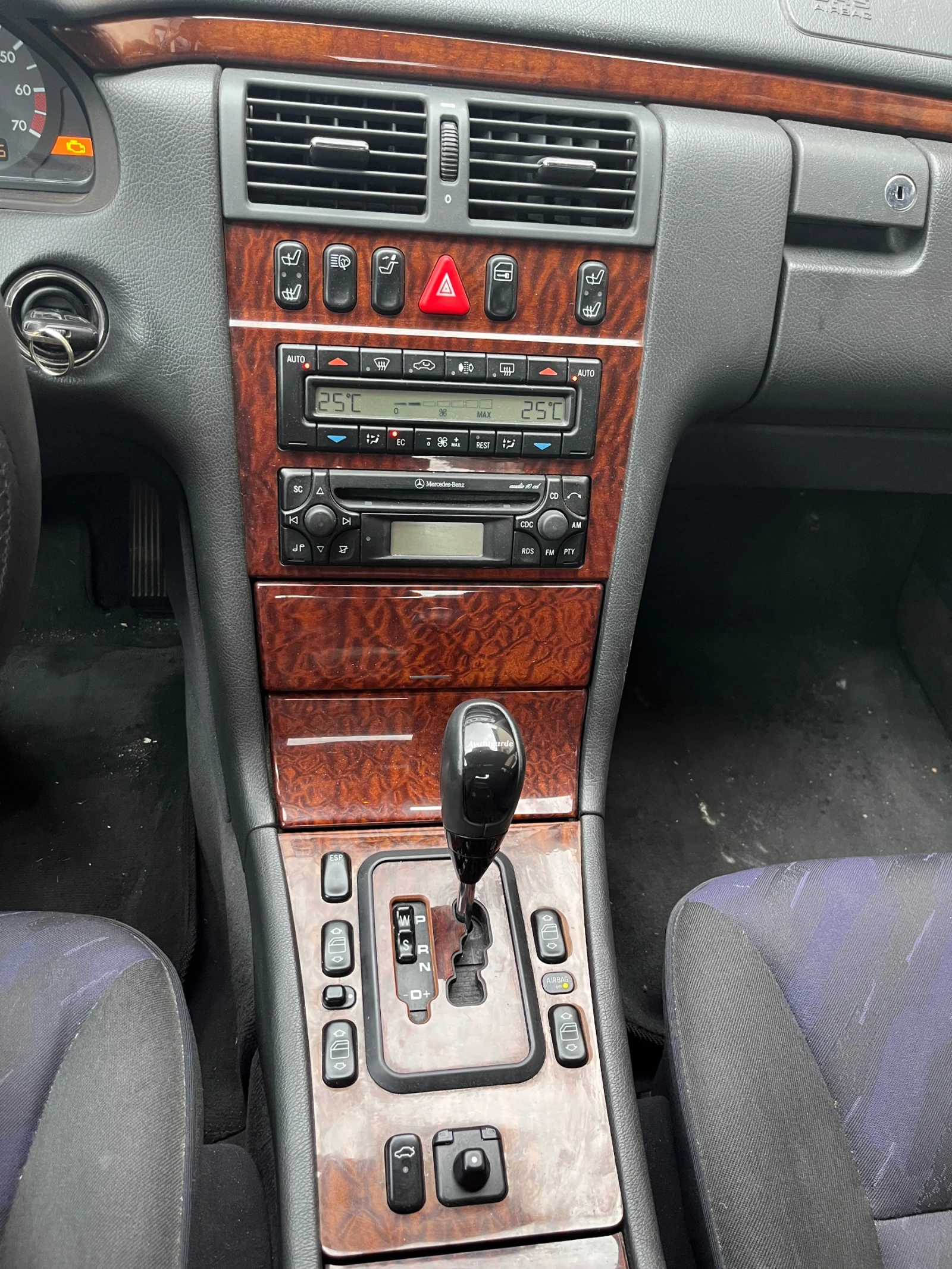 Mercedes-Benz E 200