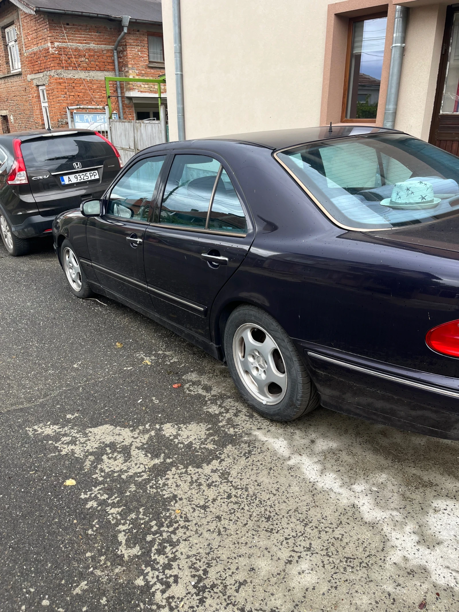 Mercedes-Benz E 200, снимка 2 - Автомобили и джипове - 55938332