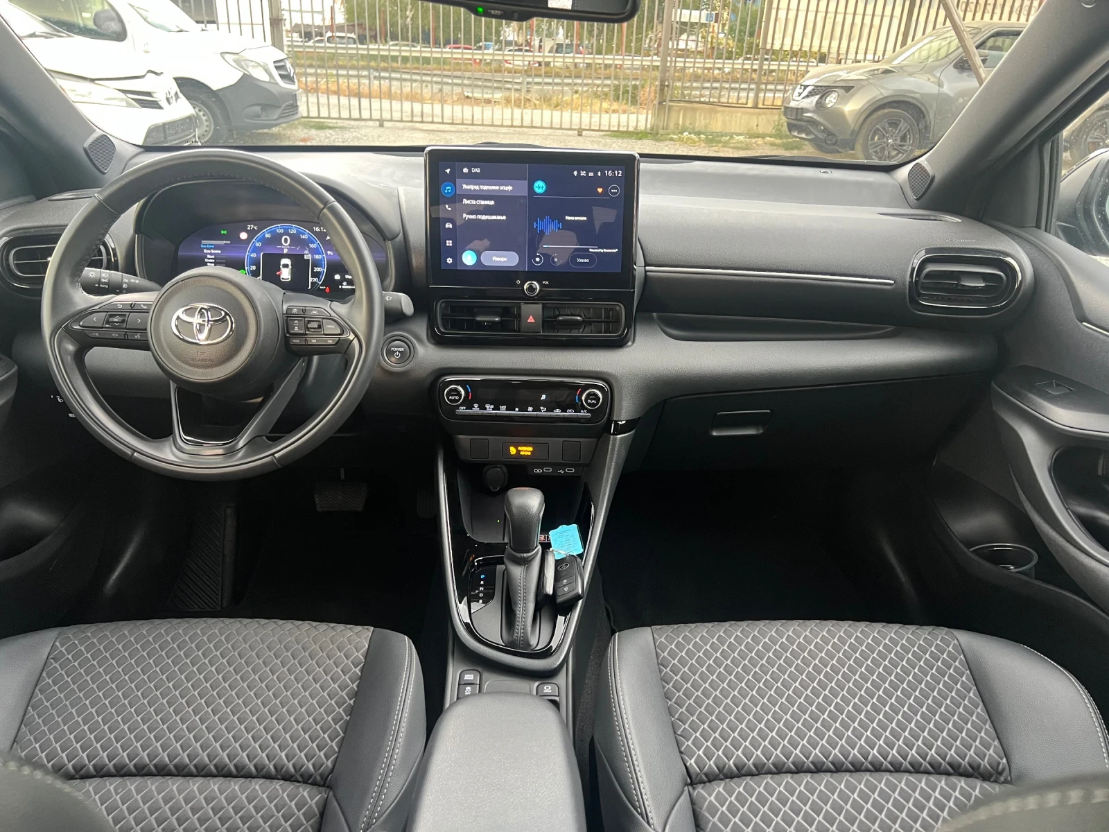 Toyota Yaris 1.5Hybrid* HEV* Start stop Full, снимка 7 - Автомобили и джипове - 56023080