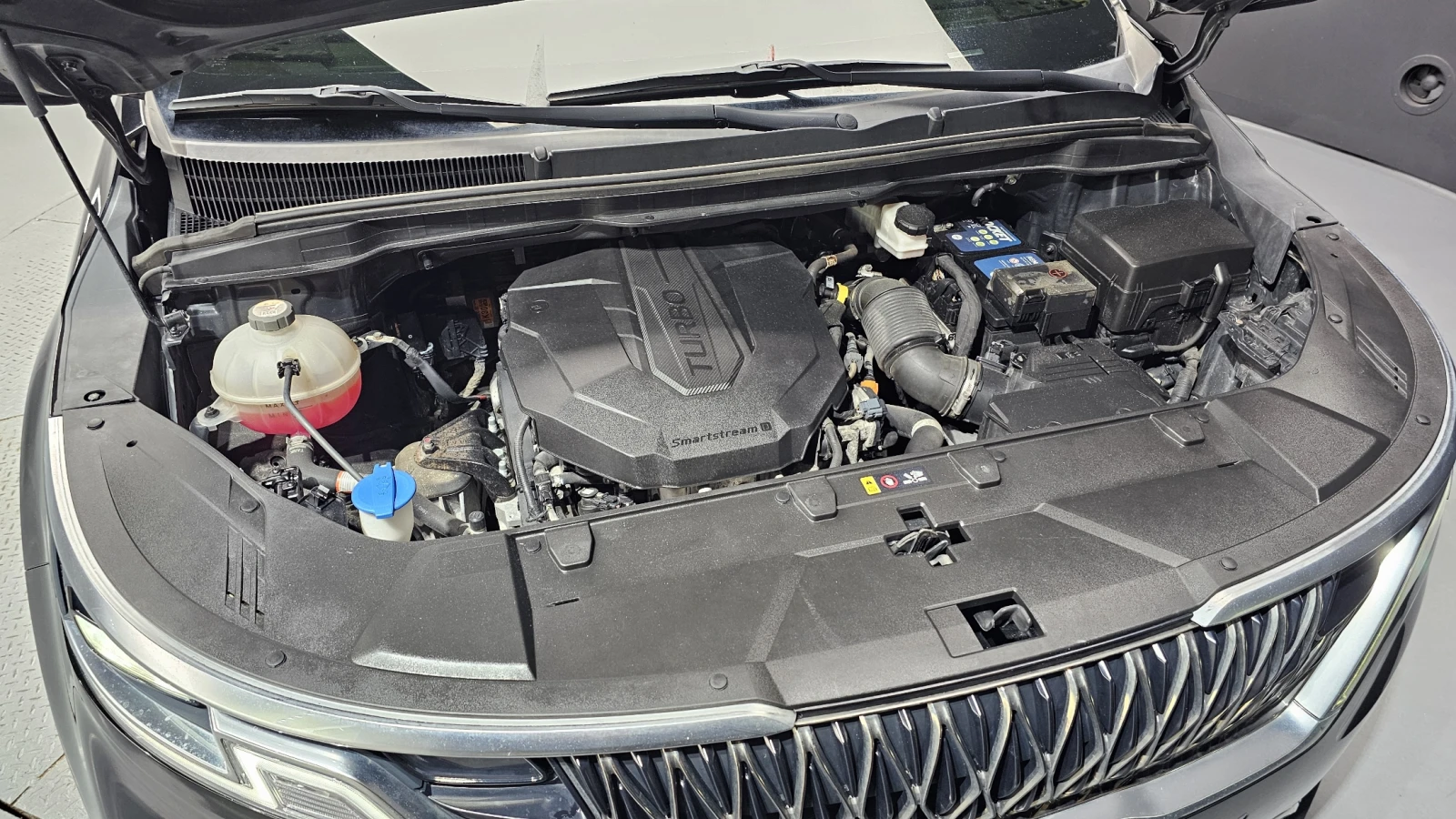 Kia Carnival Diesel 9-Seater Noblesse, снимка 9 - Автомобили и джипове - 56102676