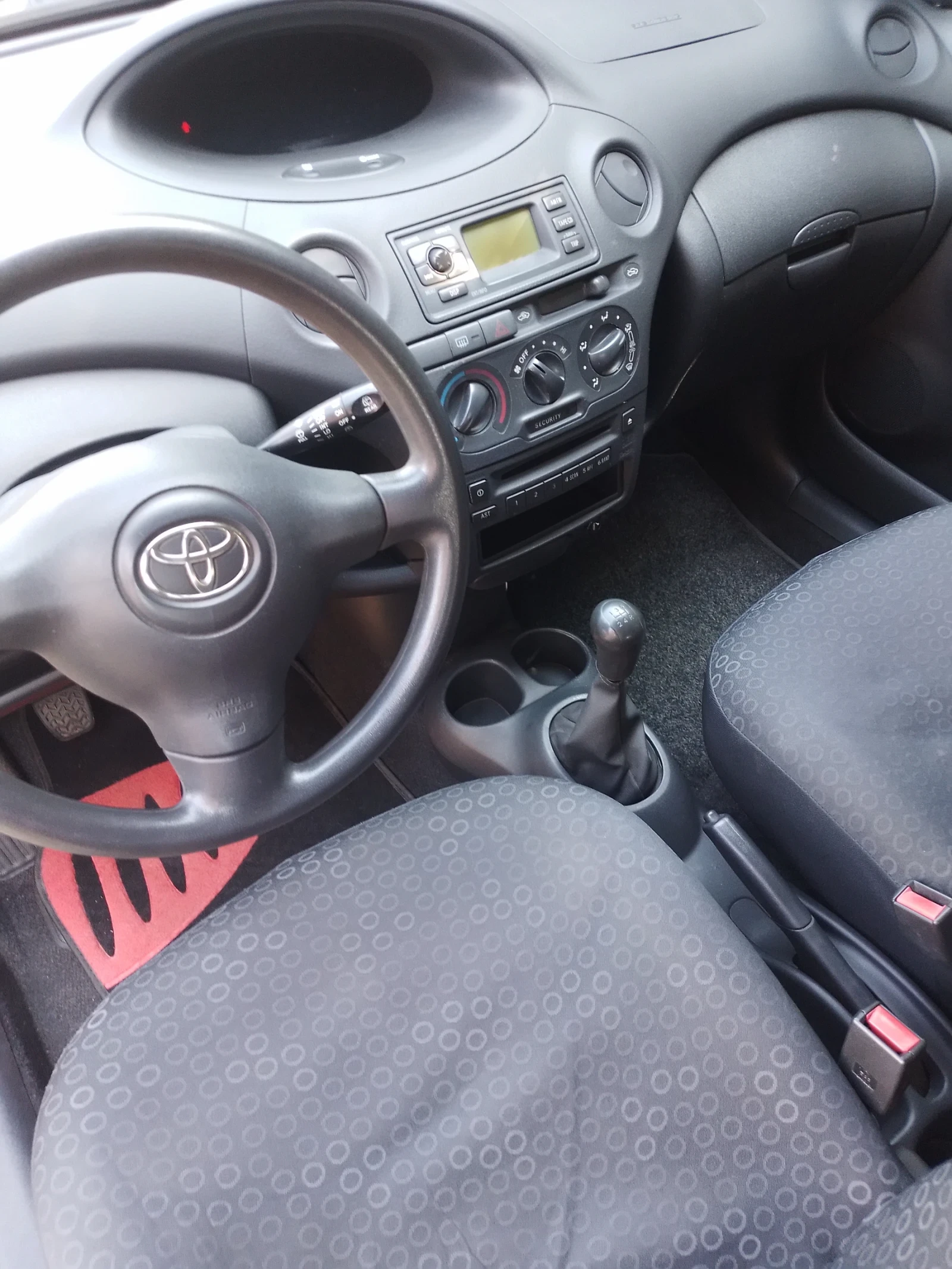Toyota Yaris, снимка 6 - Автомобили и джипове - 56201756
