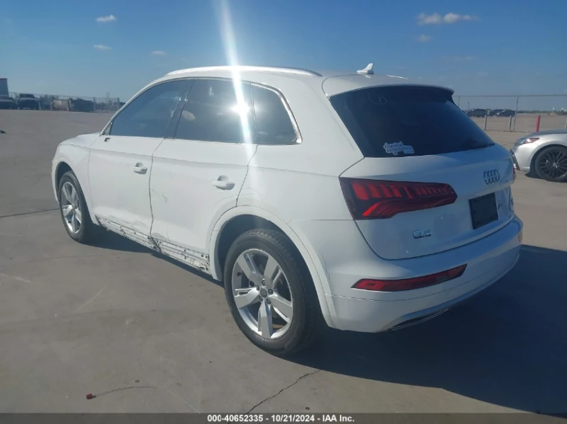 Audi Q5 2.0T Premium, снимка 4 - Автомобили и джипове - 48131887