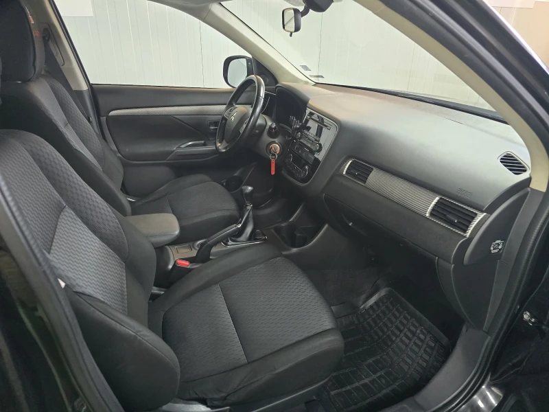 Mitsubishi Outlander 2.0, снимка 14 - Автомобили и джипове - 51686370