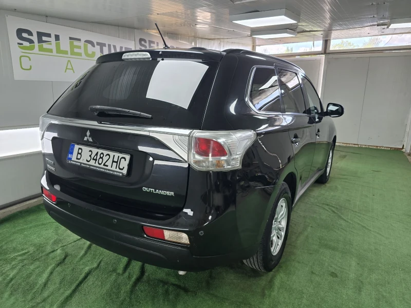 Mitsubishi Outlander 2.0, снимка 10 - Автомобили и джипове - 51686370