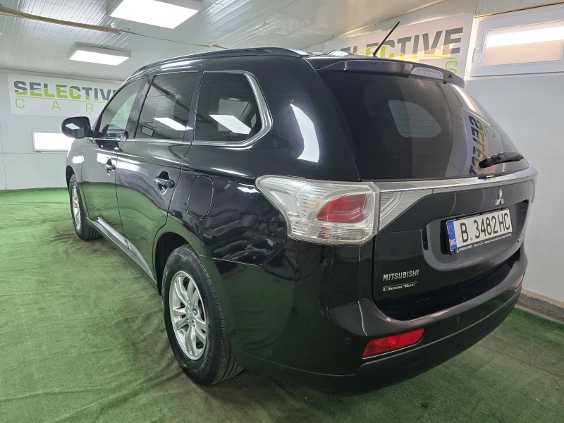 Mitsubishi Outlander 2.0, снимка 4 - Автомобили и джипове - 51686370