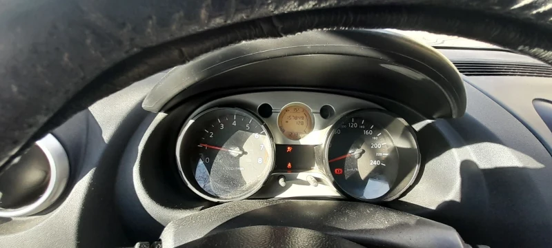 Nissan Qashqai, снимка 5 - Автомобили и джипове - 52087845