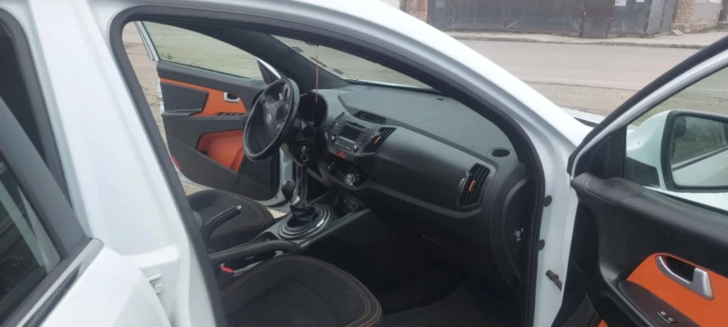 Kia Sportage CRdt, снимка 9 - Автомобили и джипове - 53419806