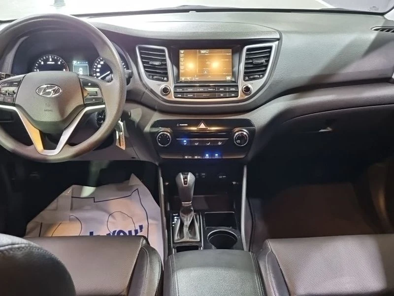 Hyundai Tucson Diesel 2.0 2WD| 134к.с.| ВКЛ.ТЕХНОТЕСТ, снимка 7 - Автомобили и джипове - 55517805