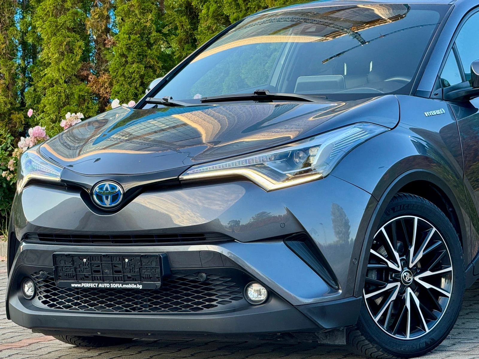 Toyota C-HR 1.8HYBRID-KEYLESS-КОЖА-ПОДГРЕВ-КАМЕРА-FULL-ОТЛИЧНА - изображение 2