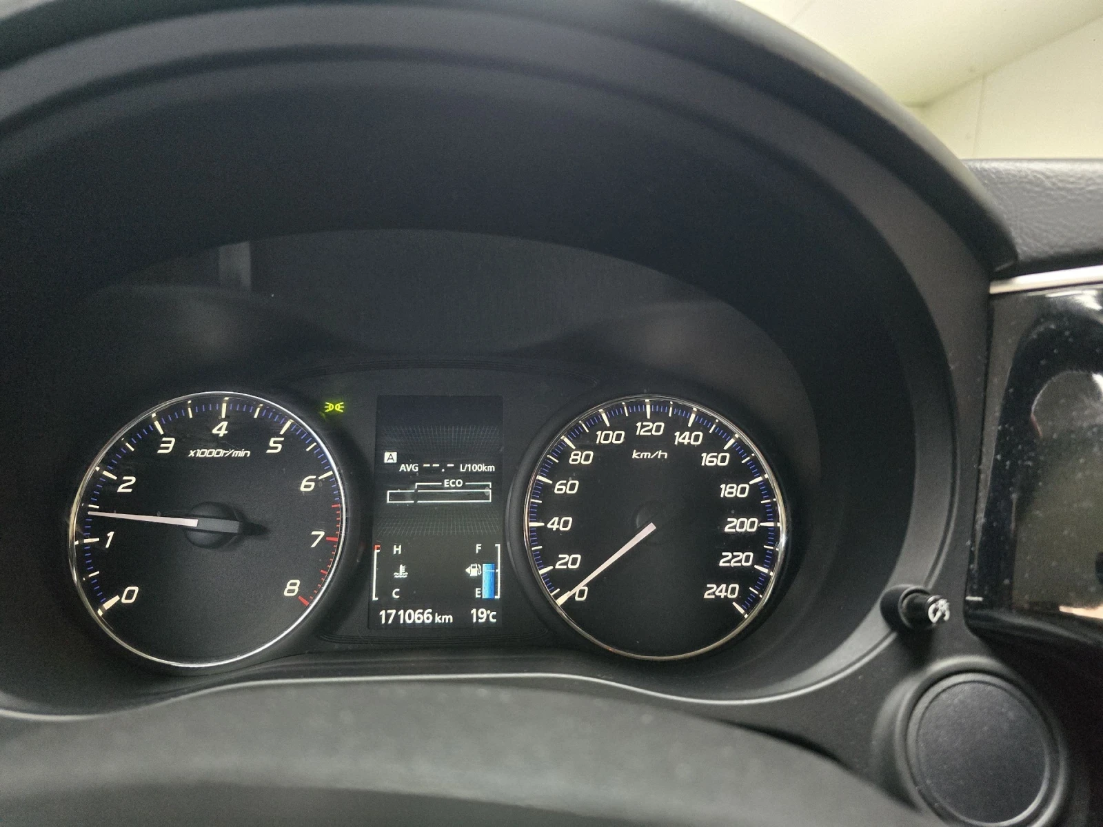 Mitsubishi Outlander 2.0 AWD | Mobile.bg   11