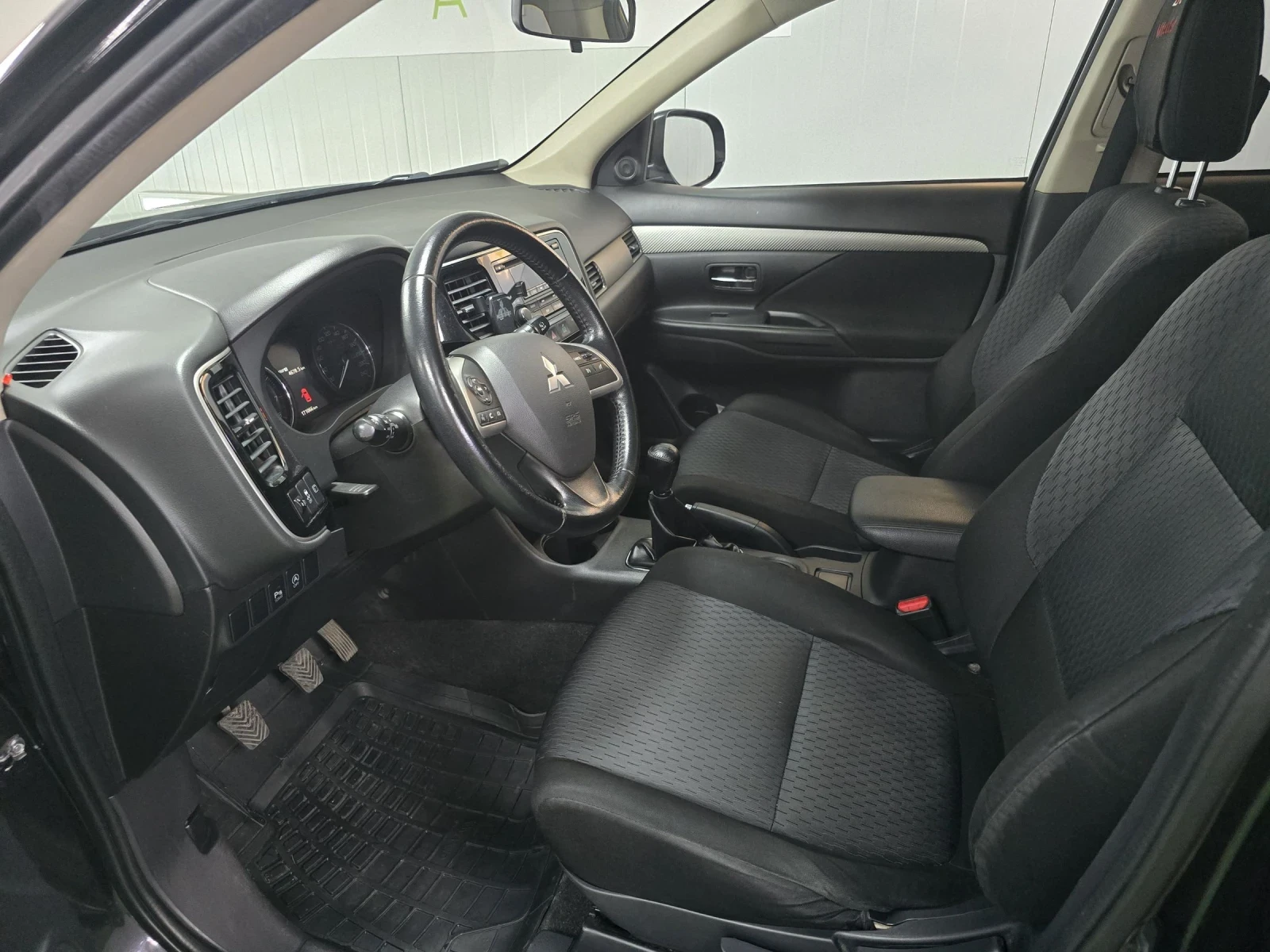 Mitsubishi Outlander 2.0 AWD | Mobile.bg   13