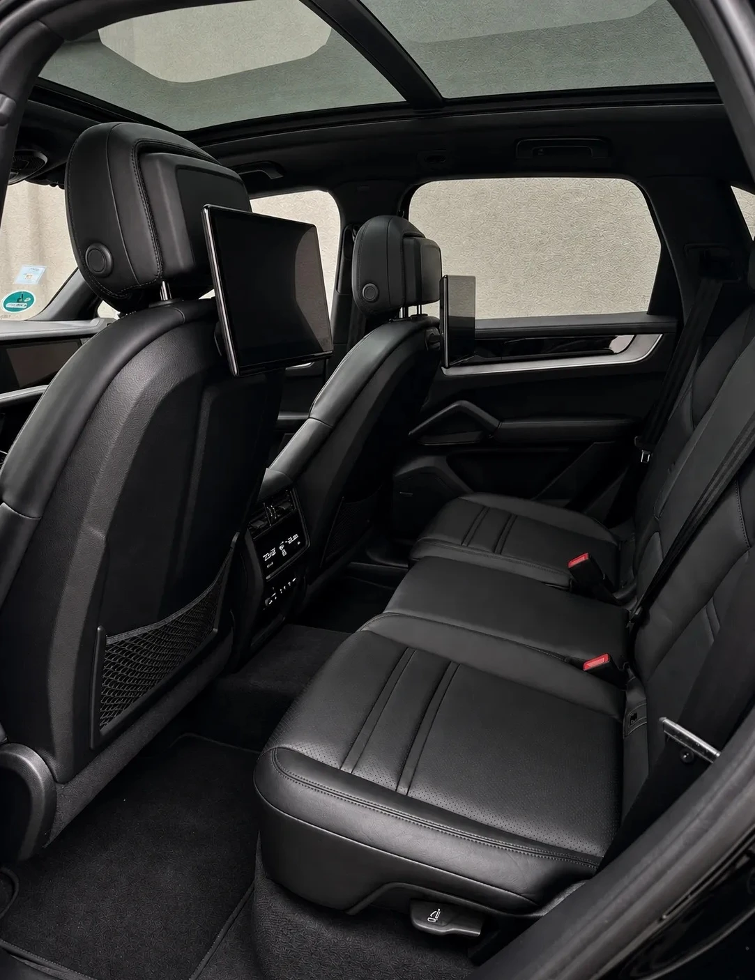 Porsche Cayenne S E-Hybrid, снимка 8 - Автомобили и джипове - 54406094