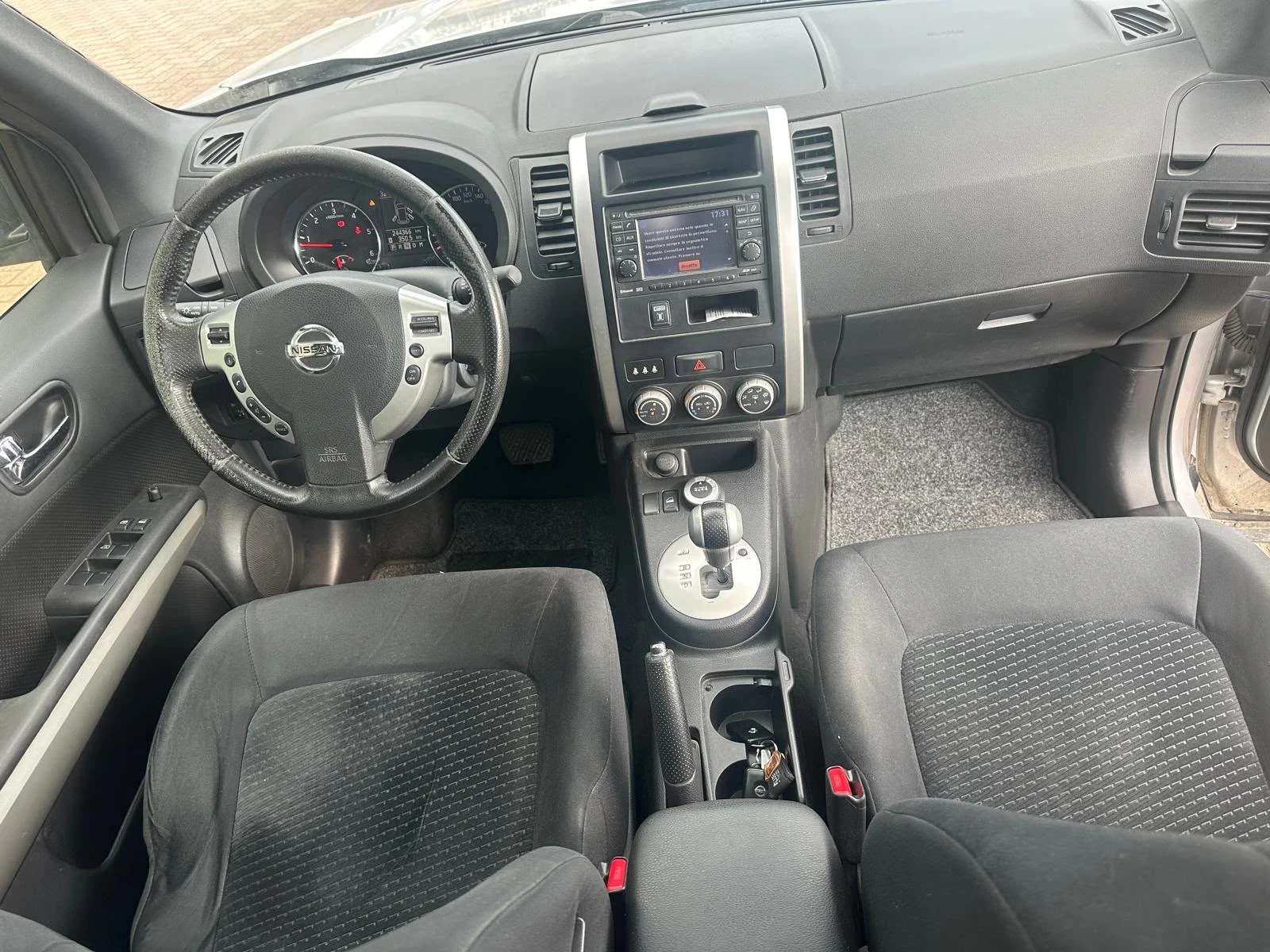 Nissan X-trail LED* ПАНОРАМА* КАМЕРИ 360* NAVI* 2.0dci 4x4 150hp*, снимка 3 - Автомобили и джипове - 55380171