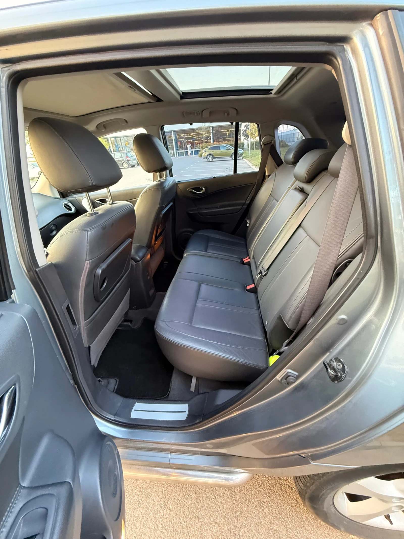 Renault Koleos 2.0 dCi, 150 к.с., 4х4, снимка 8 - Автомобили и джипове - 55646165