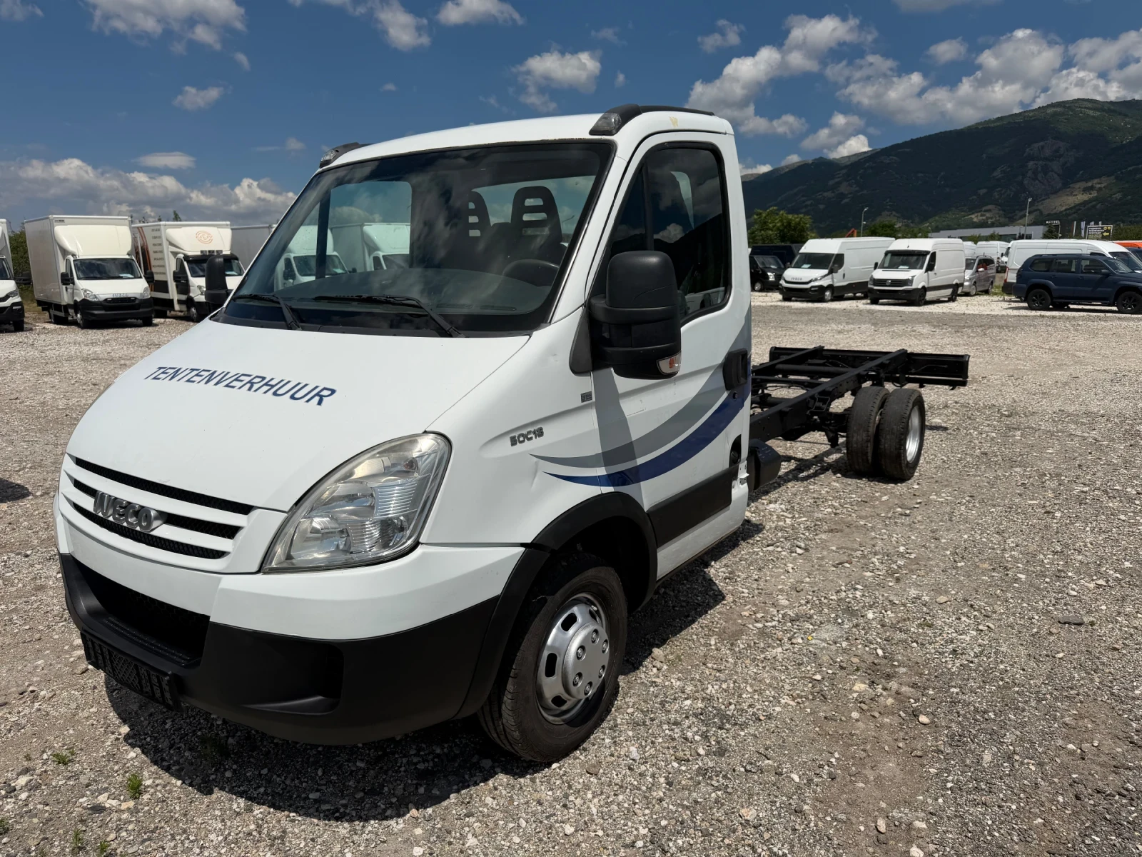 Iveco Daily 50C18!3.0!ДО 3.5т!ДВ.ГУМА!XXL!4.35MЕЖДУОСИЕ!, снимка 2 - Бусове и автобуси - 54955670