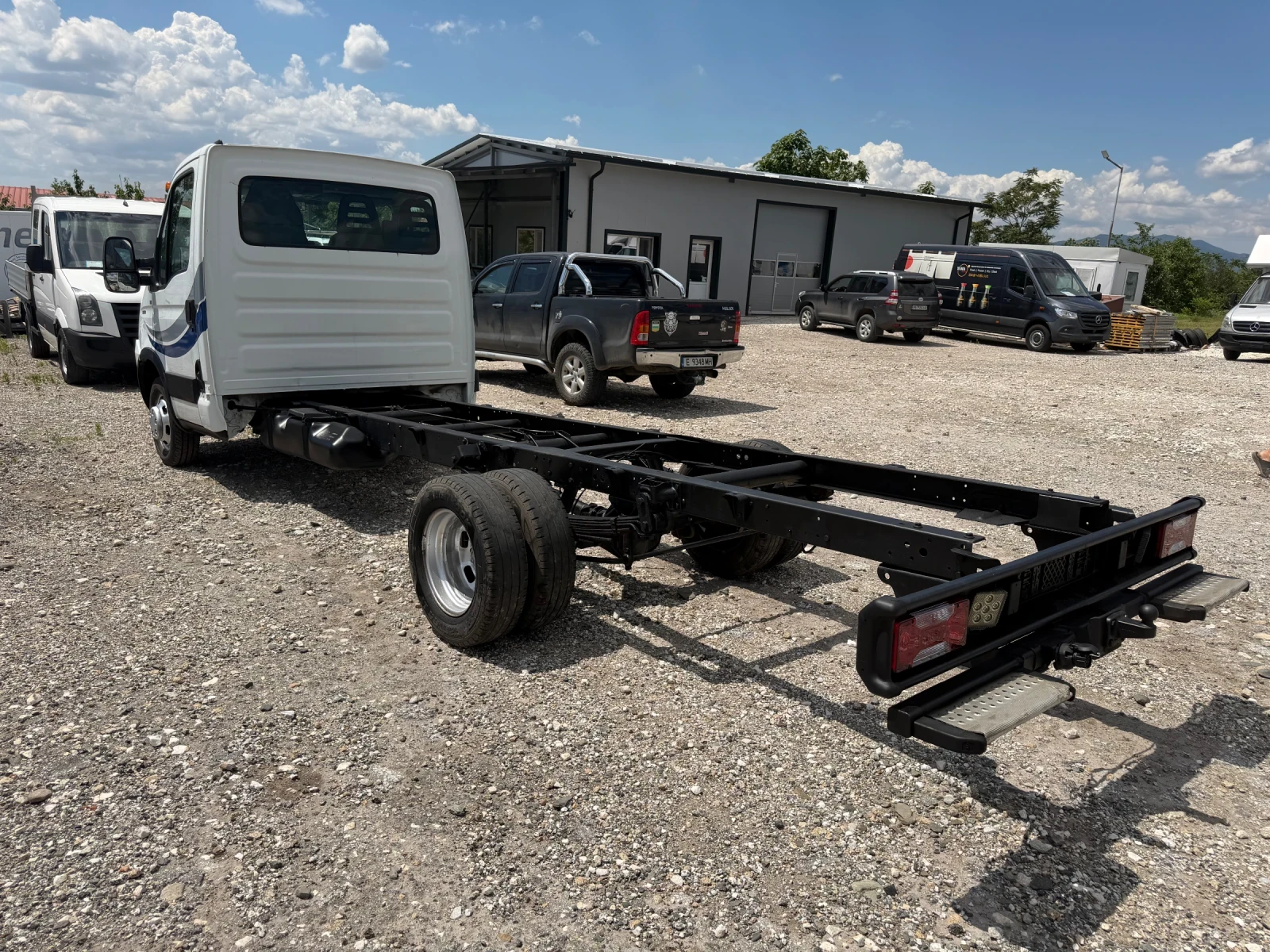 Iveco Daily 50C18!3.0!ДО 3.5т!ДВ.ГУМА!XXL!4.35MЕЖДУОСИЕ!, снимка 4 - Бусове и автобуси - 54955670