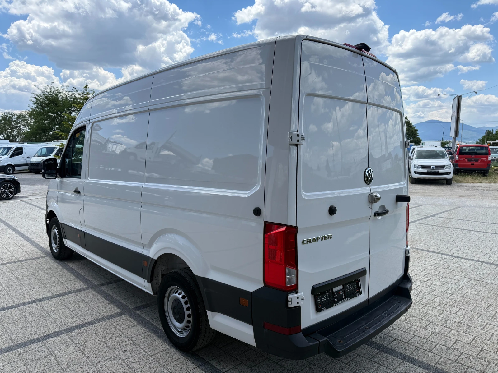 VW Crafter 2.0TDI  Клима Euro 6D-temp L2H2 , снимка 6 - Бусове и автобуси - 54970824