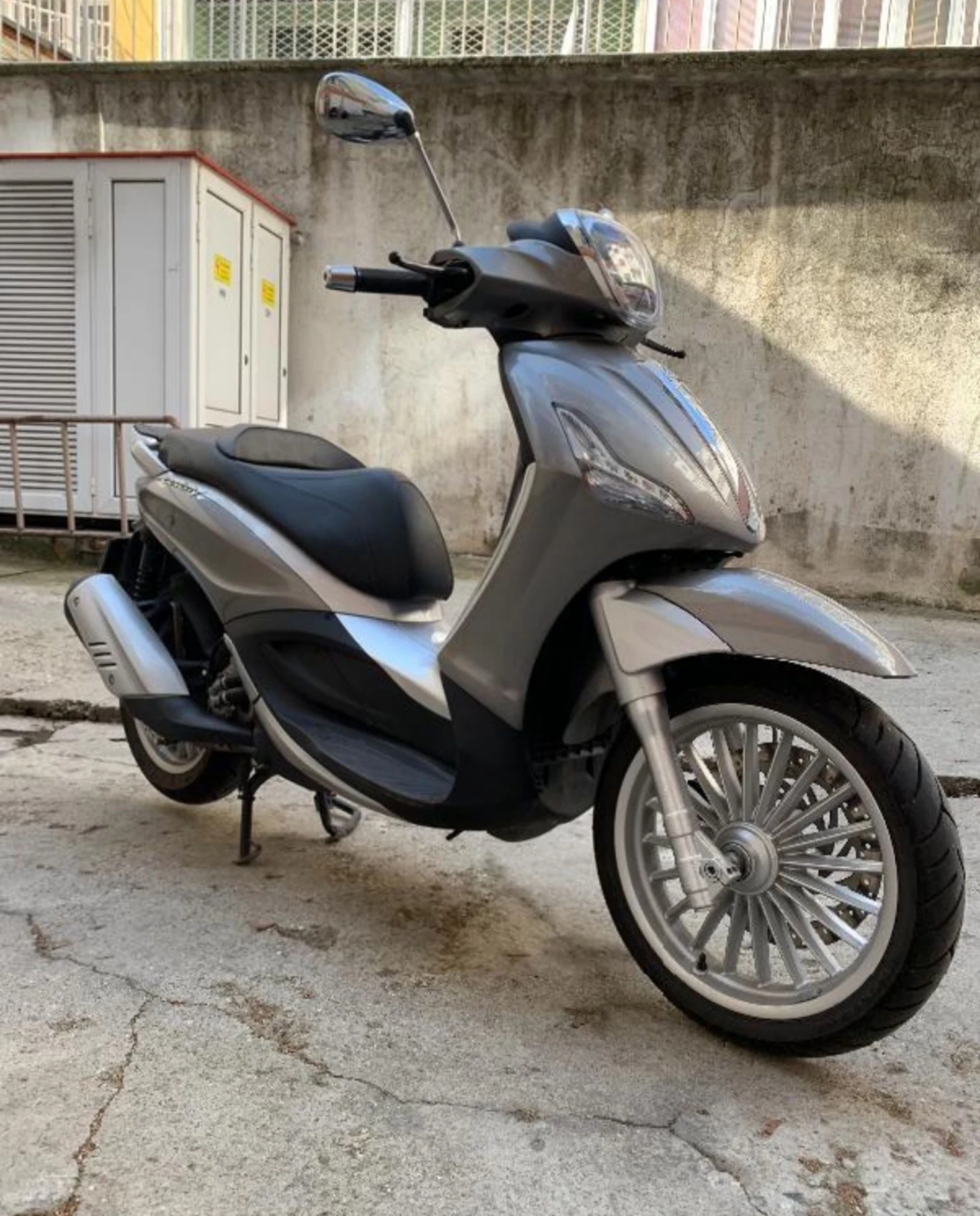 Piaggio Beverly Скутер, снимка 4 - Мотоциклети и мототехника - 53985000