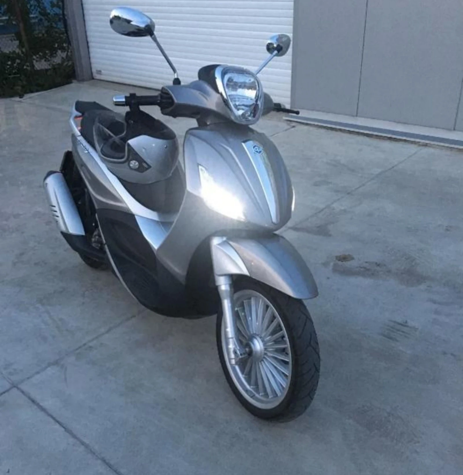 Piaggio Beverly Скутер, снимка 2 - Мотоциклети и мототехника - 53985000