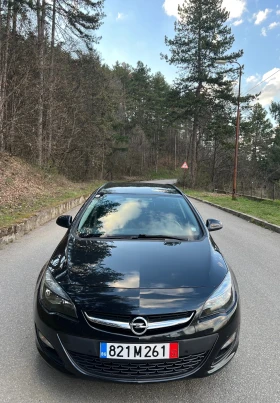 Opel Astra Sports Tourer 88хиляди километра!, снимка 2