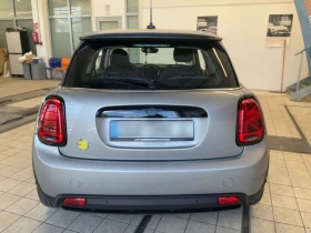 Mini Cooper SE Classic Trim, снимка 3