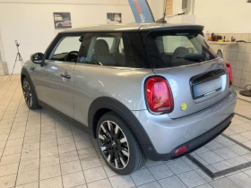 Mini Cooper SE Classic Trim, снимка 2
