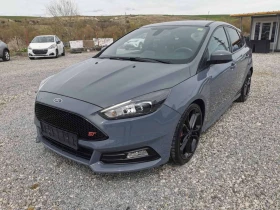 Ford Focus 2.0 ST TURBO  1