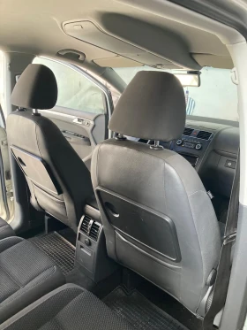 VW Touran 1.6 TDI, снимка 10 - Автомобили и джипове - 53604872